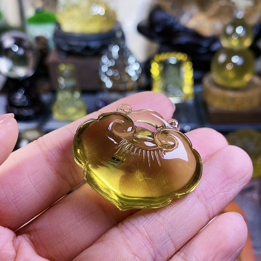 水晶天然水晶吊坠漂亮未镶嵌七*