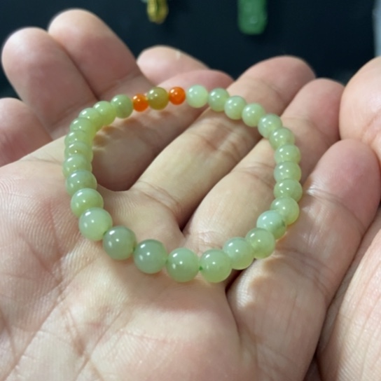 和田玉未镶嵌手串