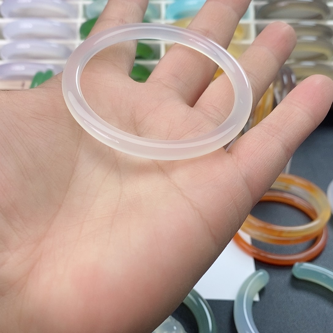 玛瑙/玉髓手镯未镶嵌