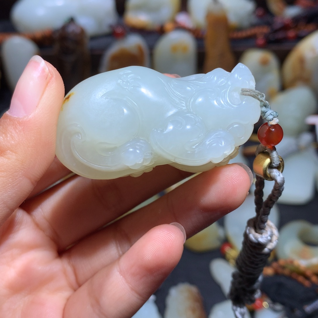 和田玉颈饰未镶嵌不***缘