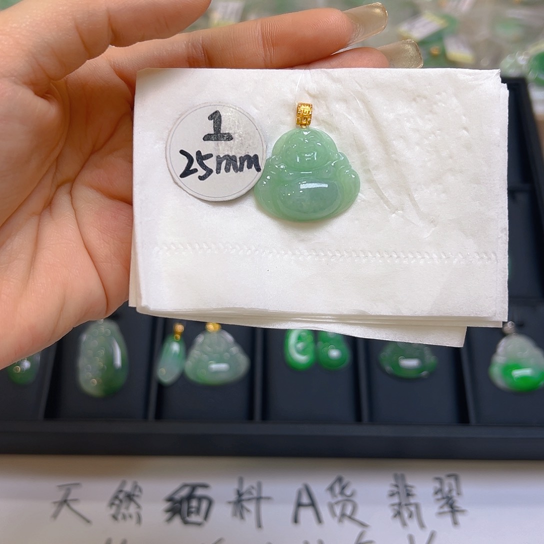 翡翠颈饰18K金镶嵌翡翠