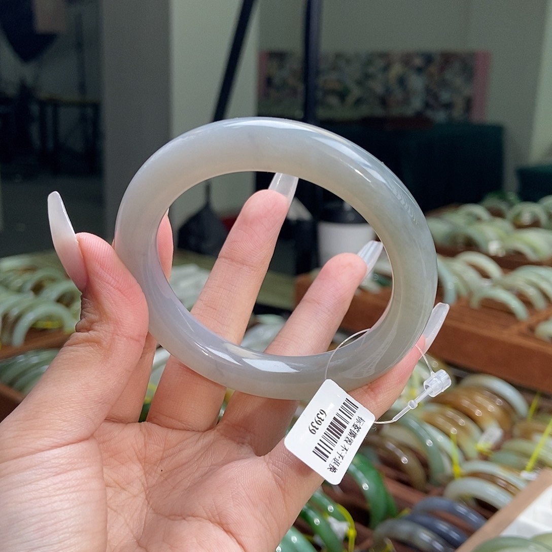 和田玉手镯未镶嵌56 57