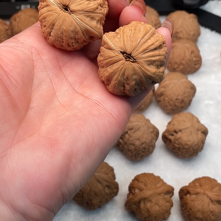 P***i核桃手串/手链铁锤38➕