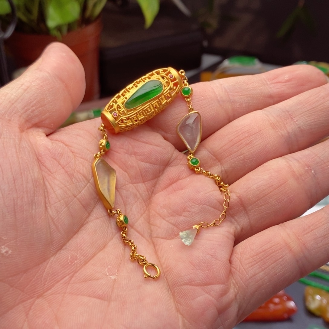 18K金镶嵌手链翡翠手链
