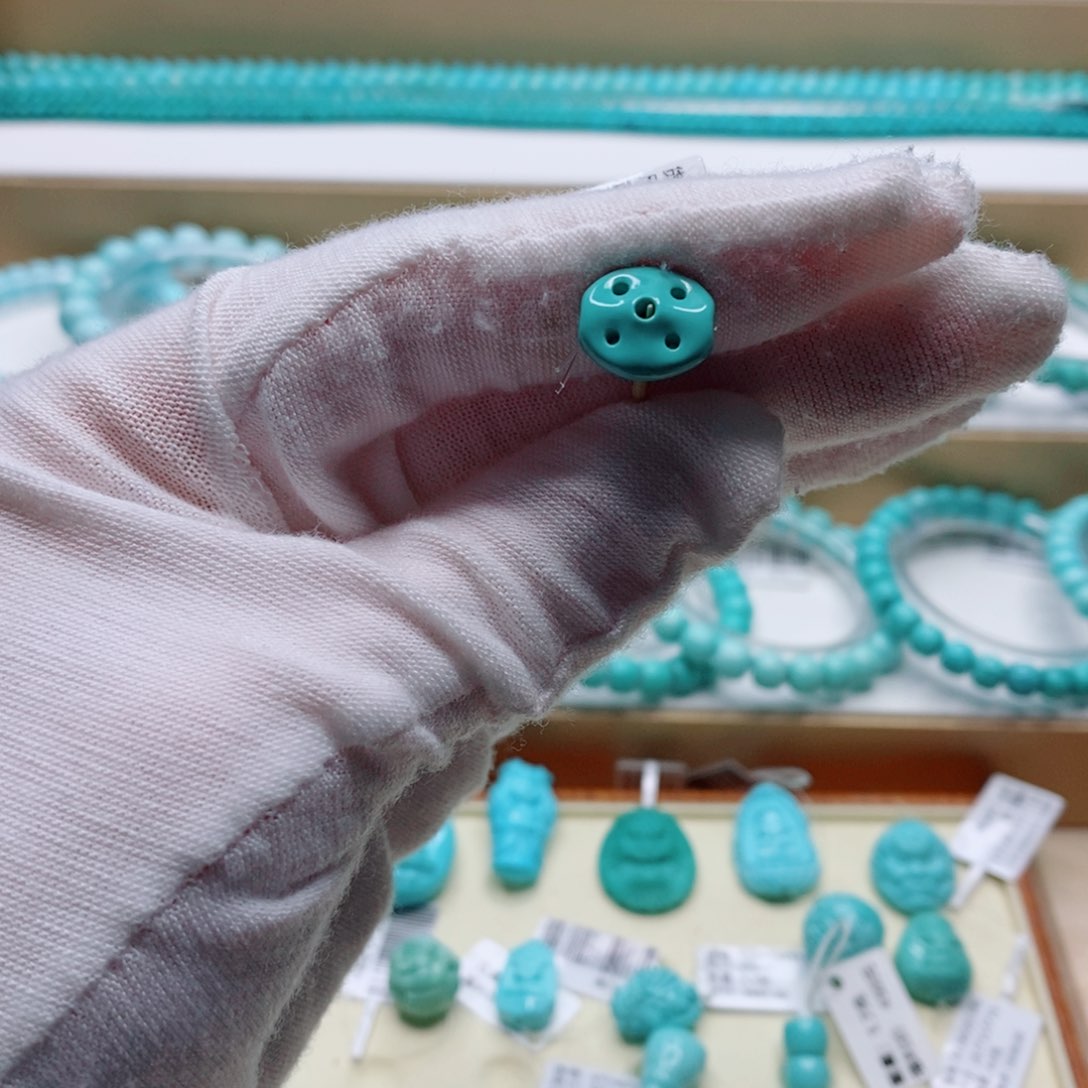 绿松石未镶嵌雕件