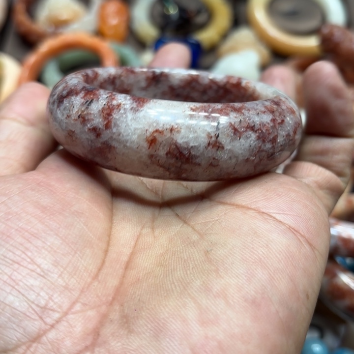 。***。石英质玉未镶嵌手镯