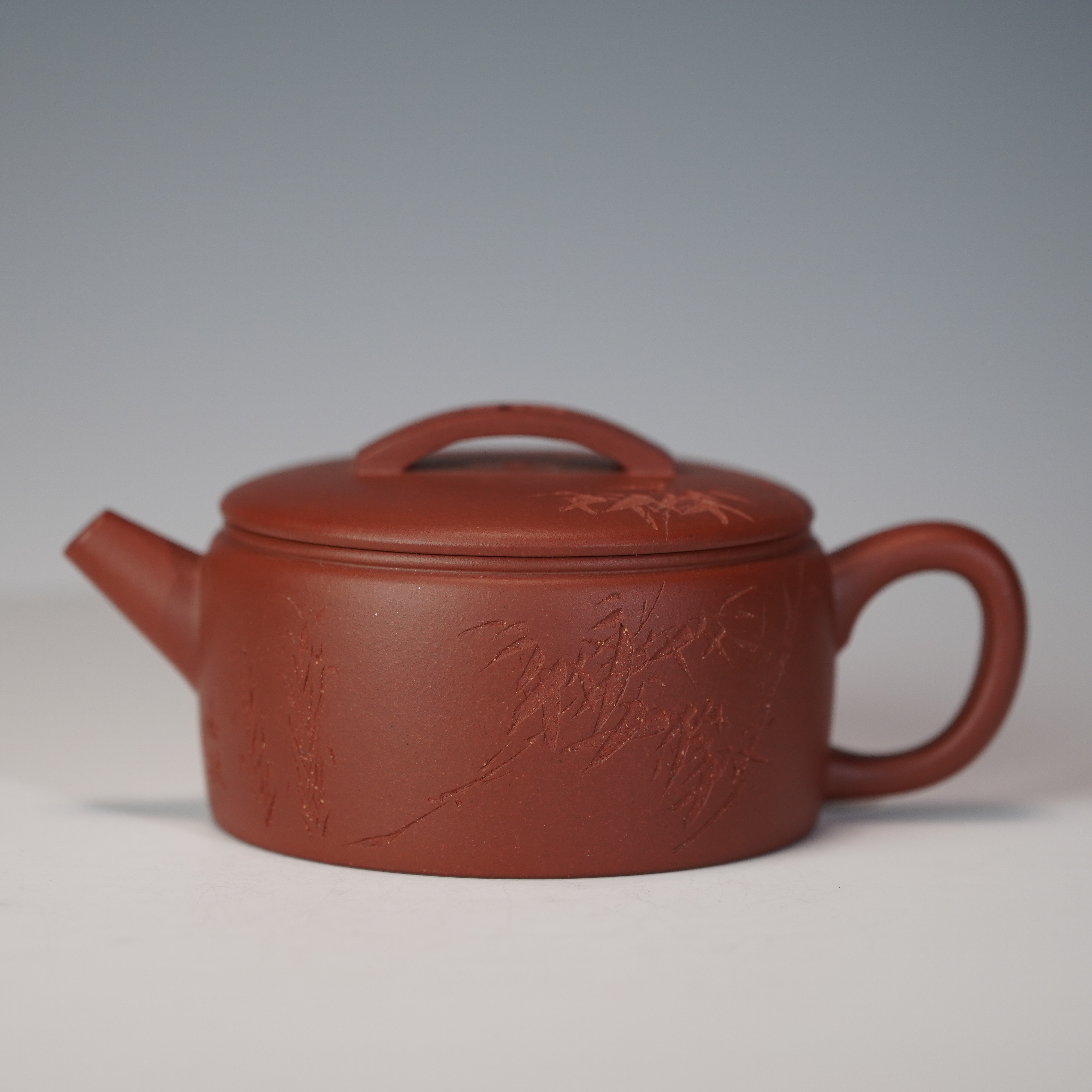 lot.21434 王俊锋 红清水汉瓦壶 190cc