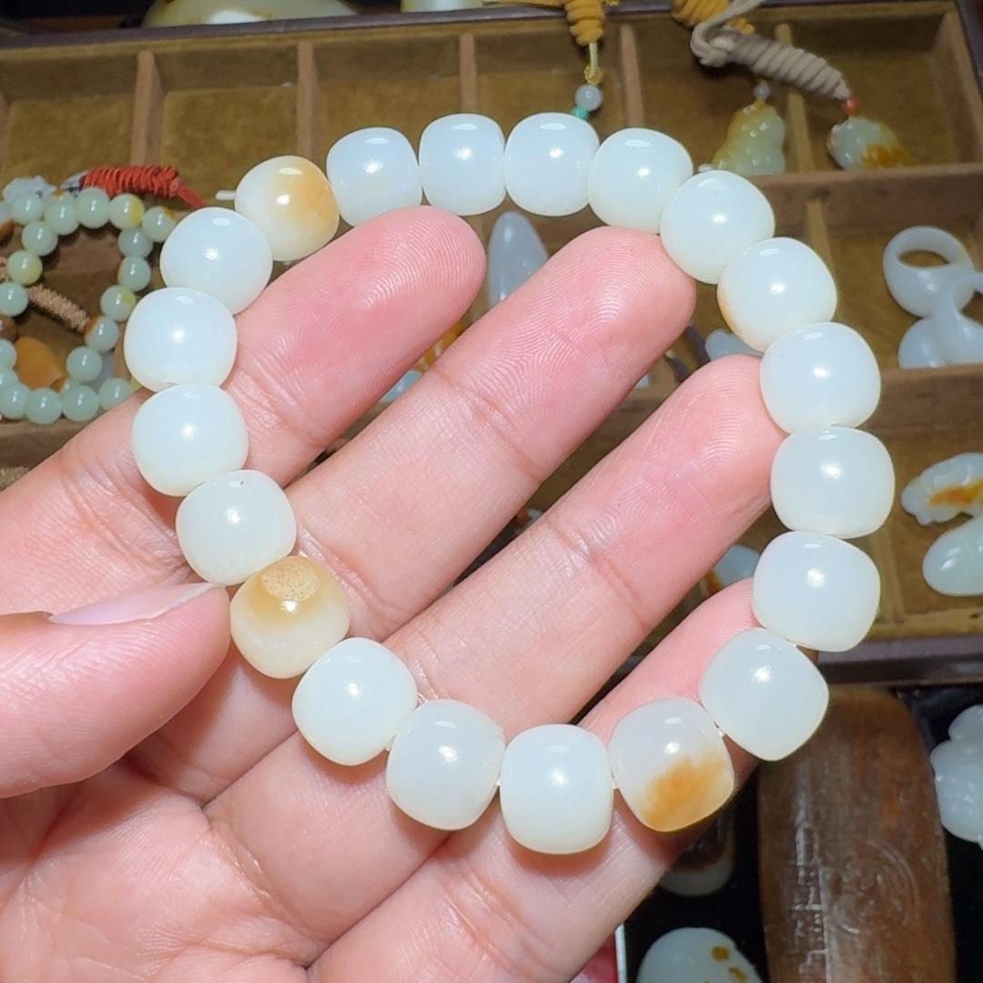 和田玉颈饰未镶嵌知**乐