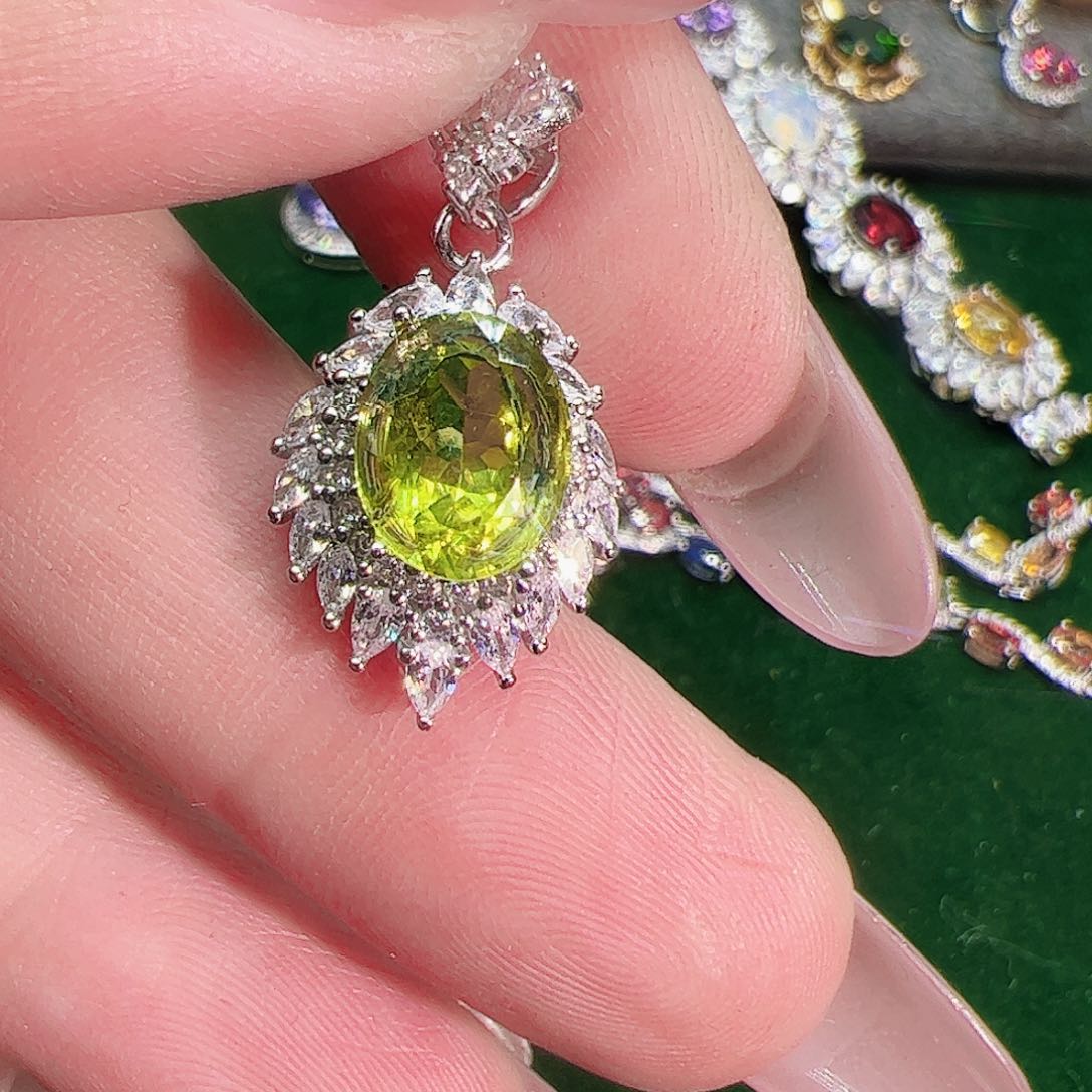 橄榄石吊坠银S925镶嵌