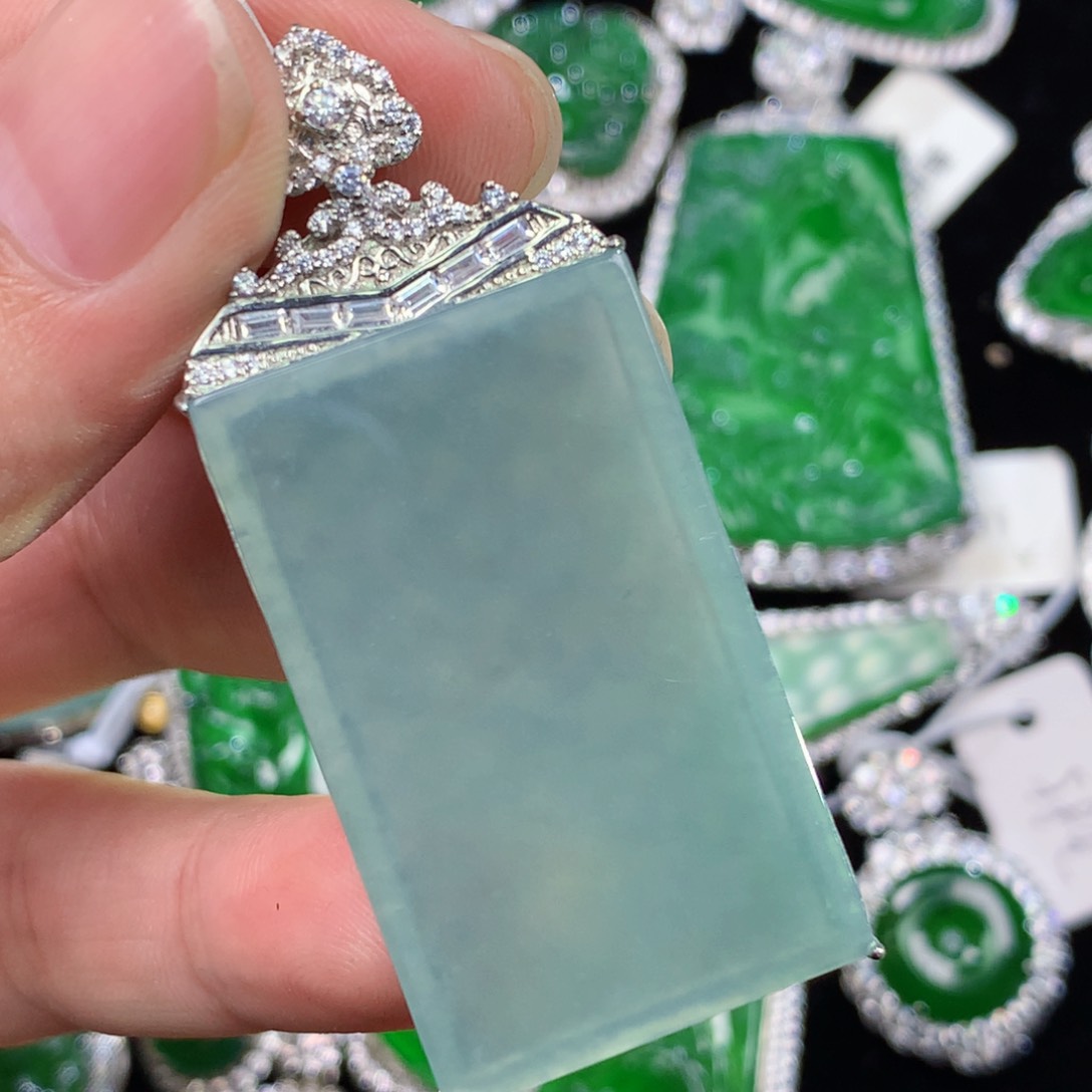 【闪购商品】翡翠颈饰未镶嵌翡翠