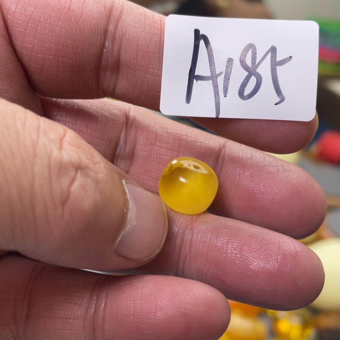 手链琥珀未镶嵌多样性发，发其中一件