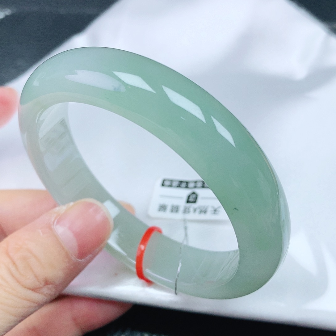 翡翠手镯未镶嵌53+圈