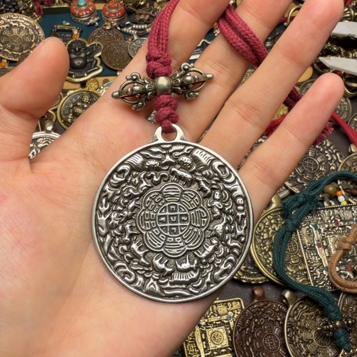 藏传文玩九宫如图