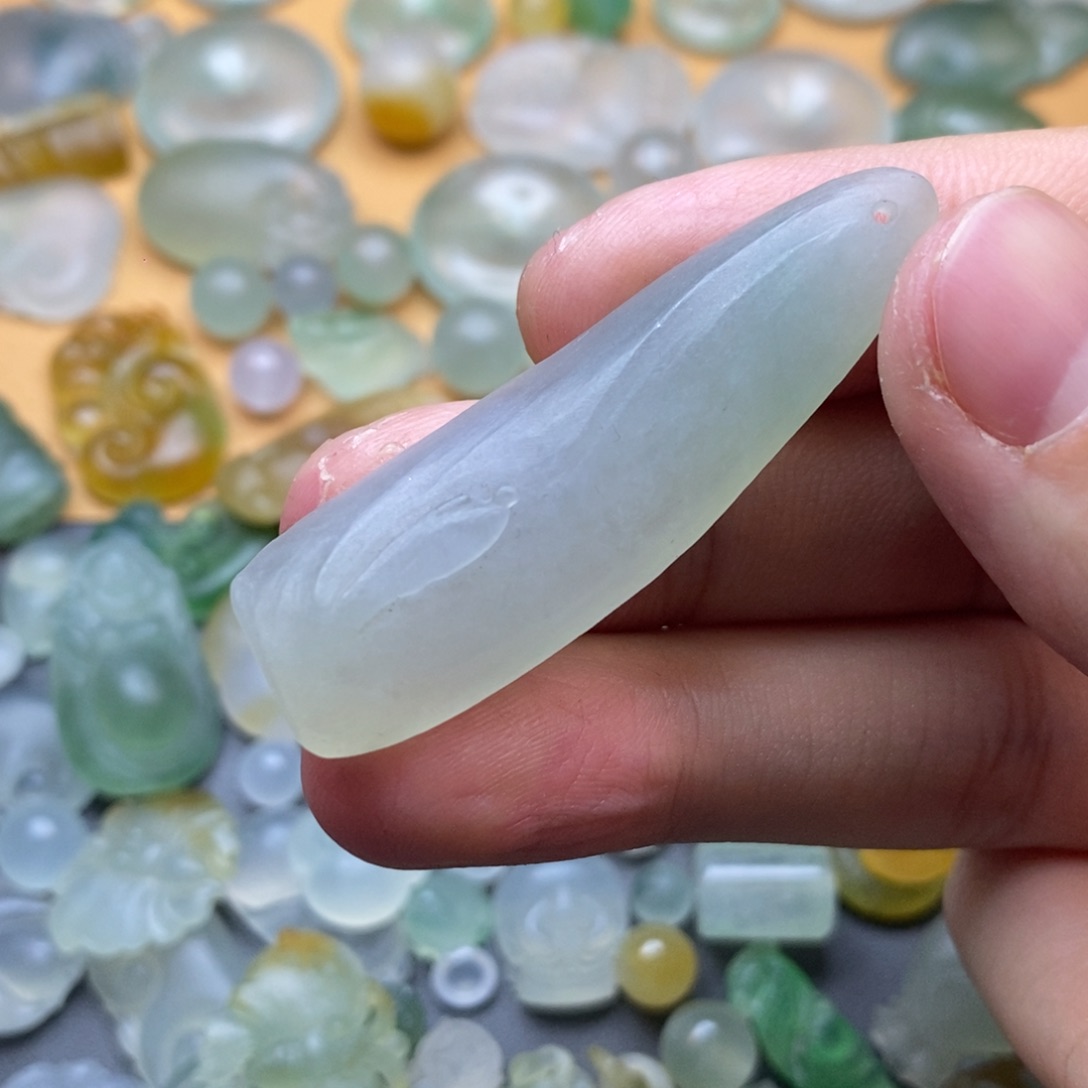 定制翡翠未镶嵌挂件