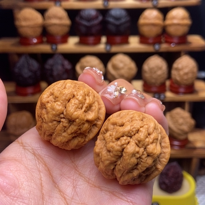 文玩核桃吊坠血舍利9