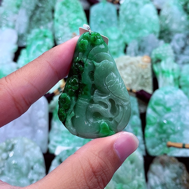 吊坠(不含链)未镶嵌翡翠