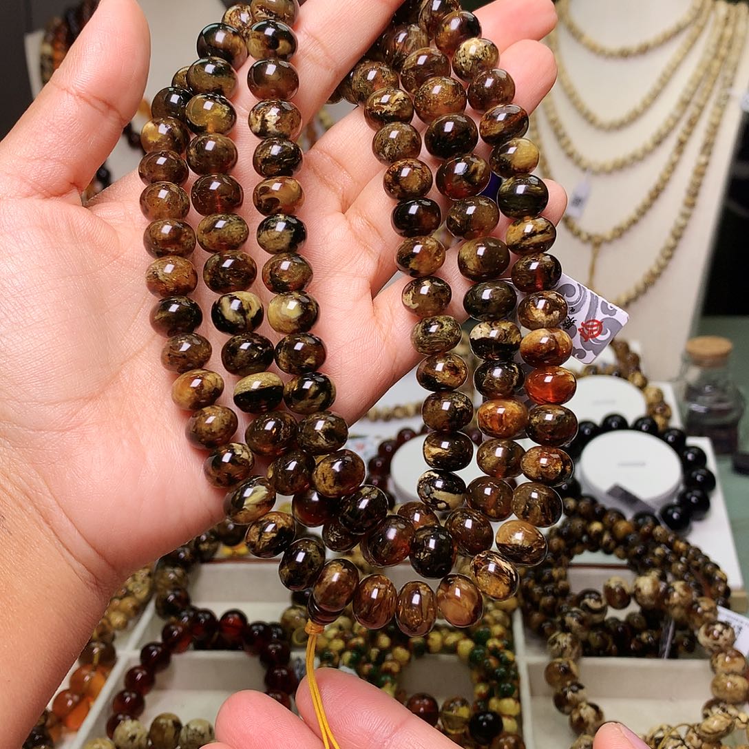 码***特琥珀未镶嵌裸石抚顺琥珀