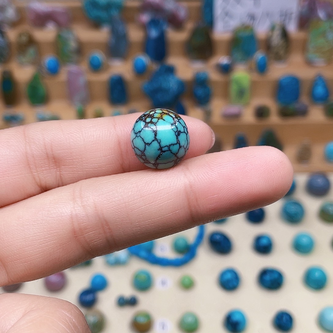 绿松石未镶嵌颈饰