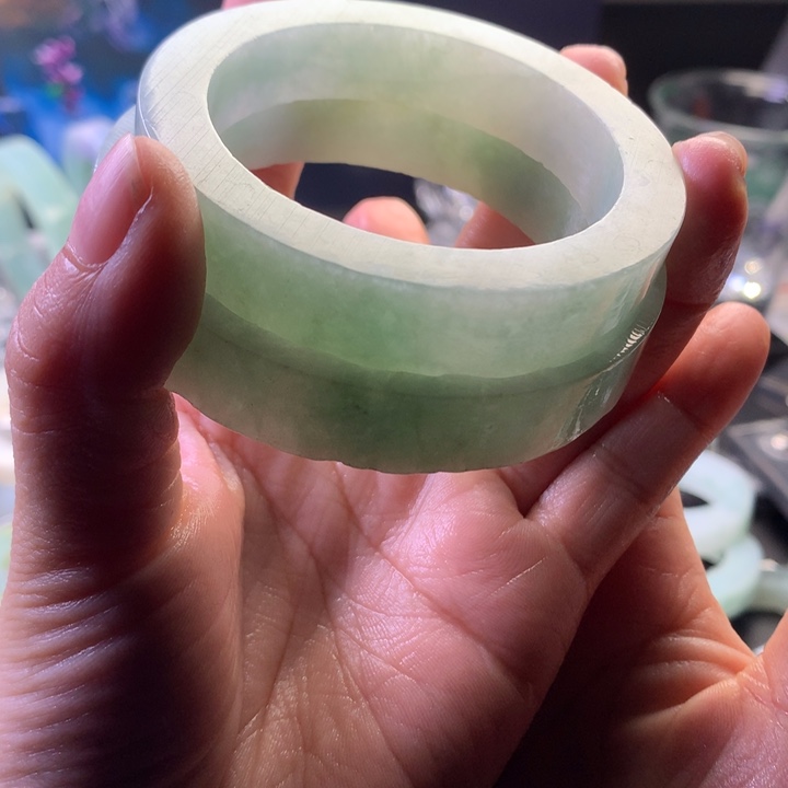 定制翡翠未镶嵌翡翠手镯多样性发一