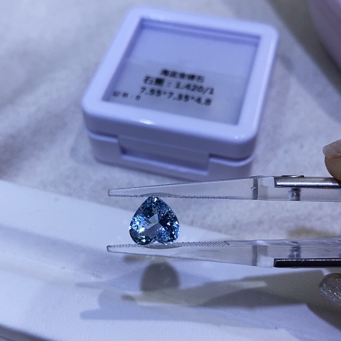 海蓝宝石裸石未镶嵌天然圣玛利亚海蓝宝1.42克拉