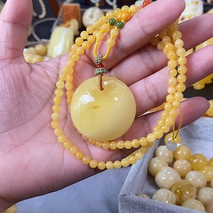 琥珀未镶嵌裸石吊坠