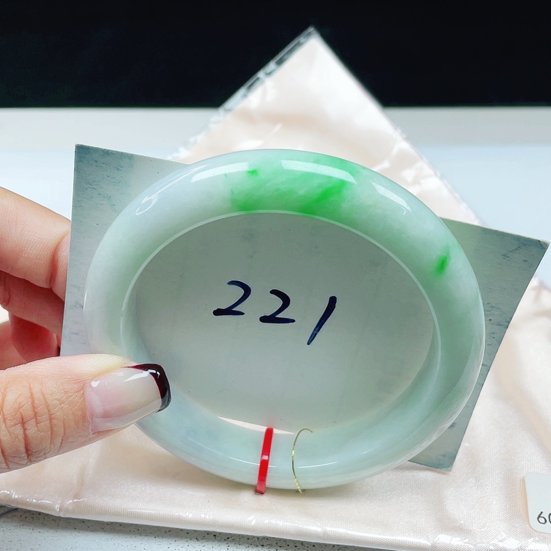 翡翠未镶嵌手镯 正圈60