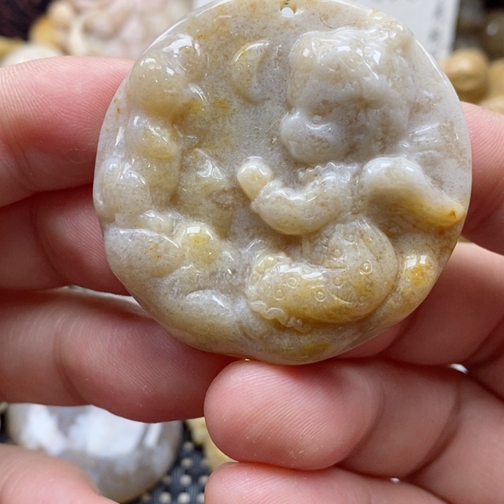 硅化珊瑚（珊瑚玉）颈饰未镶嵌