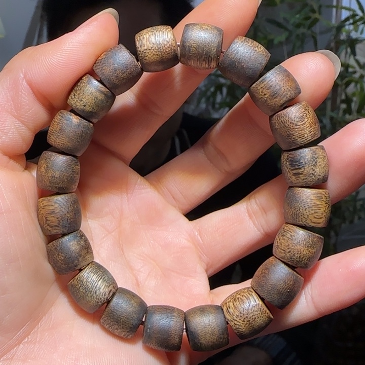 沉香手串乌身圆叶鼓珠1.1手串11克+