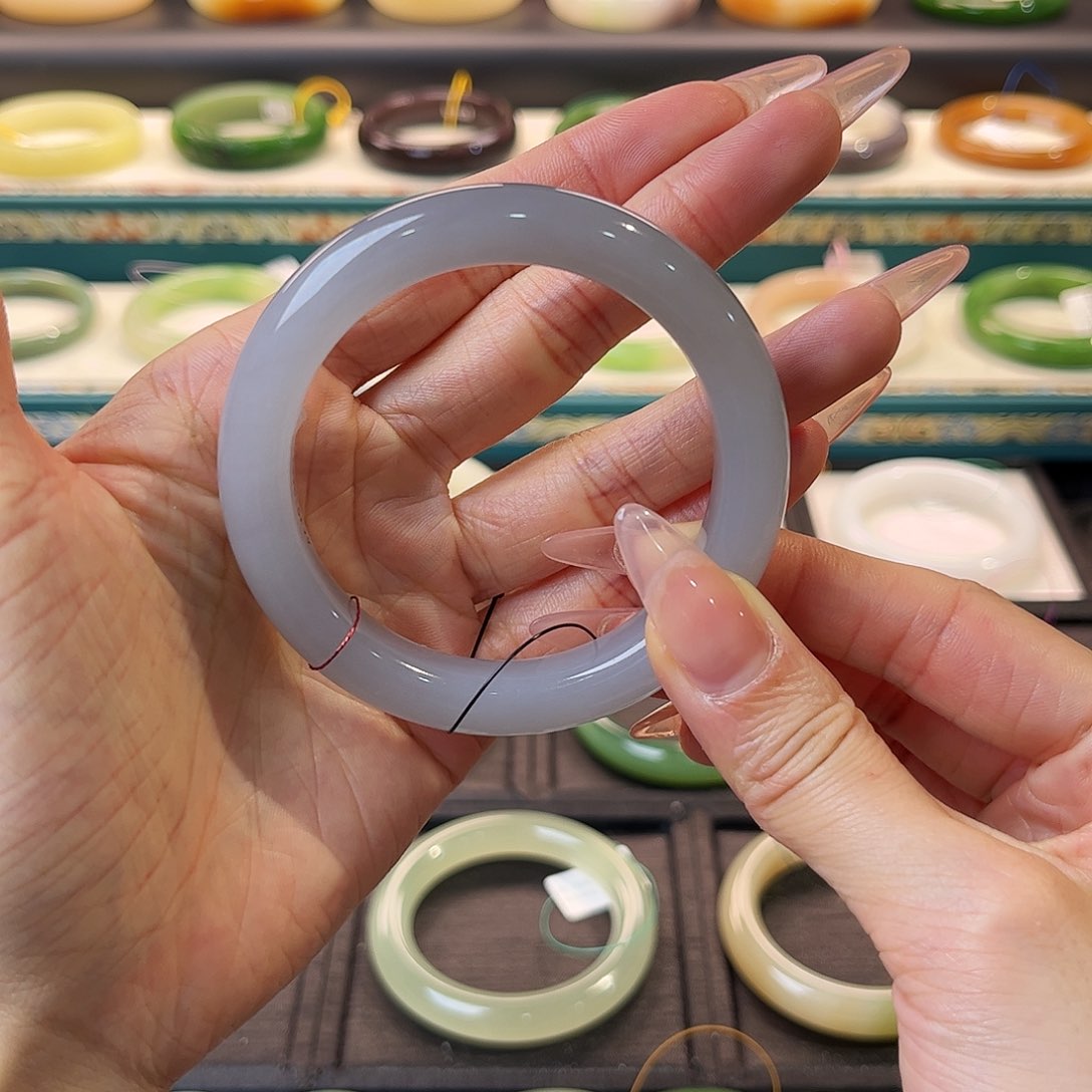 和田玉手镯未镶嵌仙紫渐变