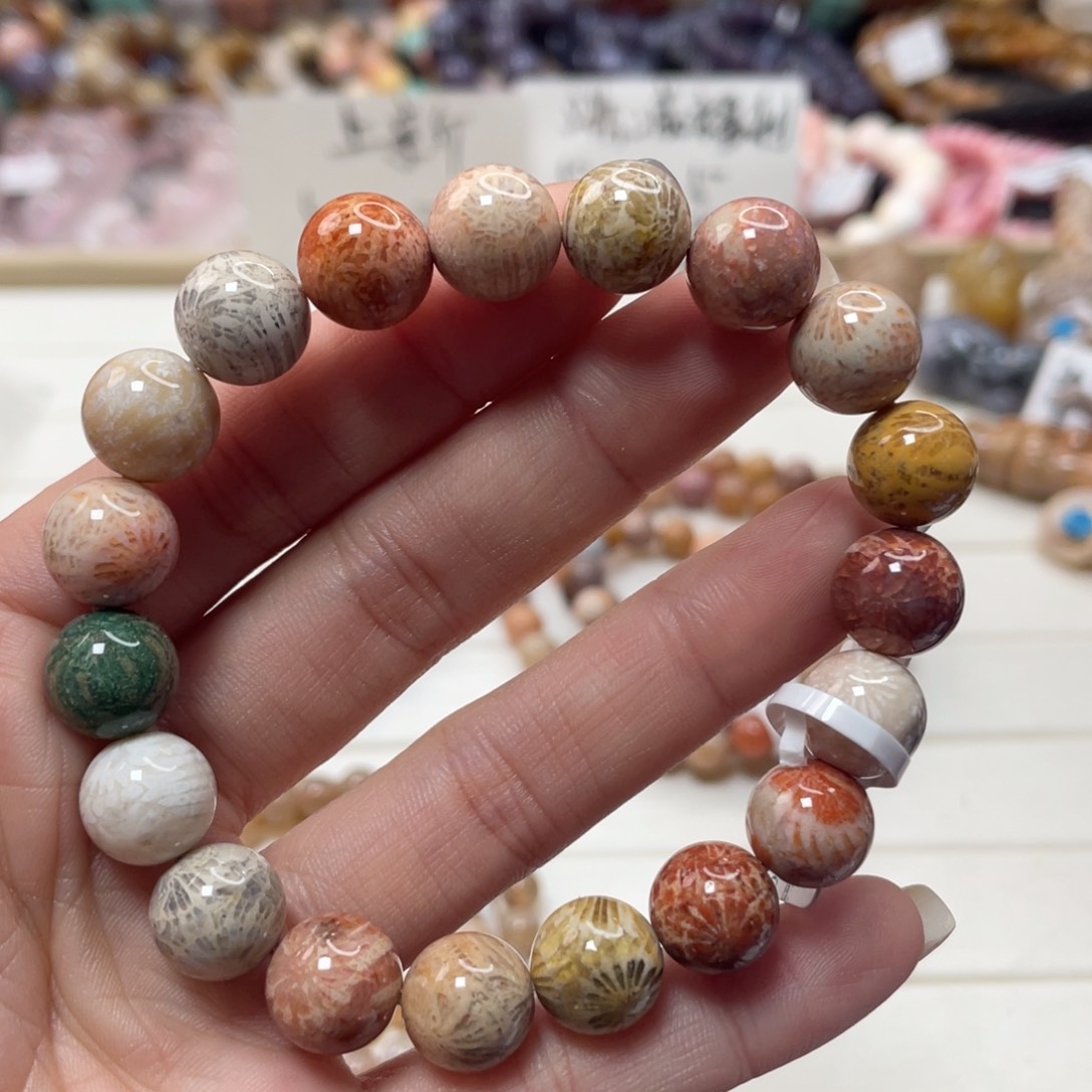 未镶嵌手链硅化玉红**宝869