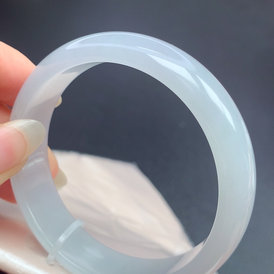 翡翠未镶嵌手镯56圈口