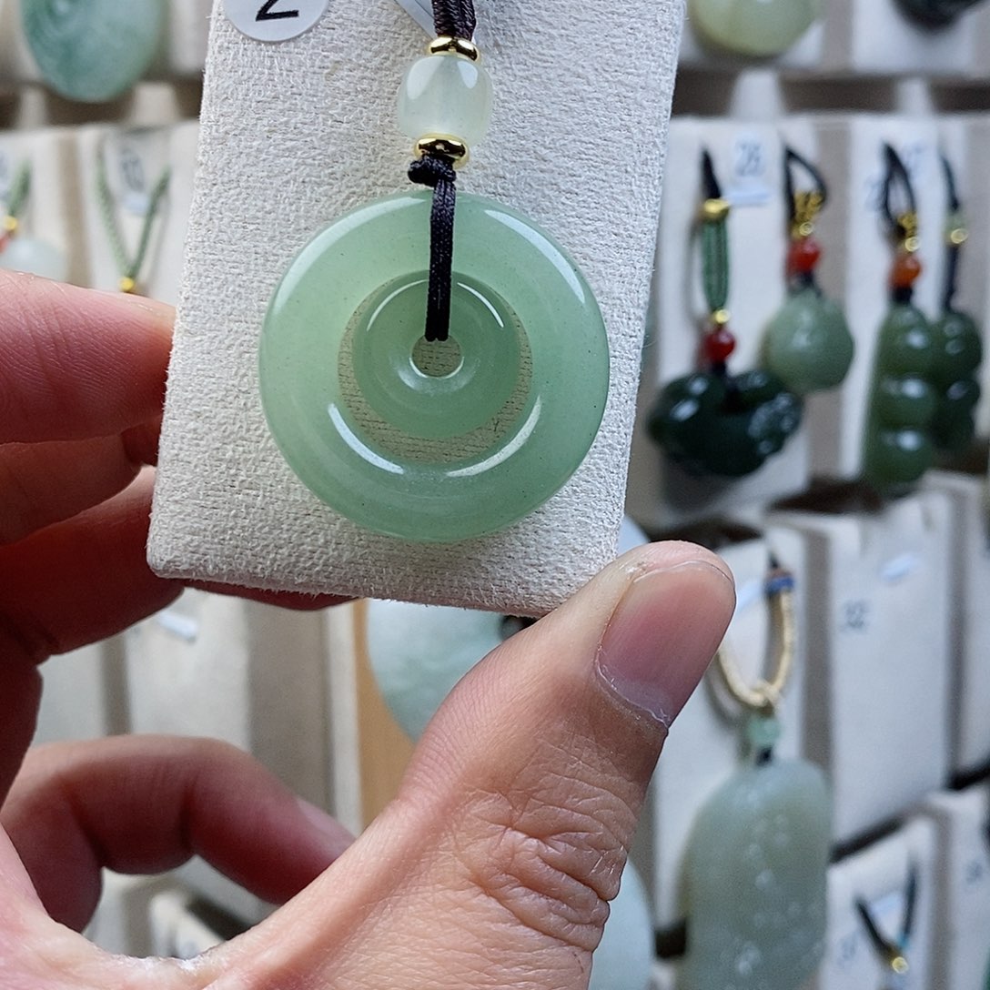 未镶嵌东陵石颈饰