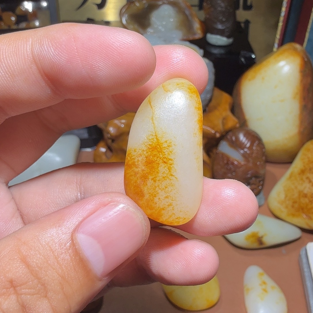 文***店和田玉未镶嵌颈饰