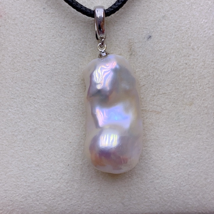 淡水珍珠吊坠(赠链)未镶嵌