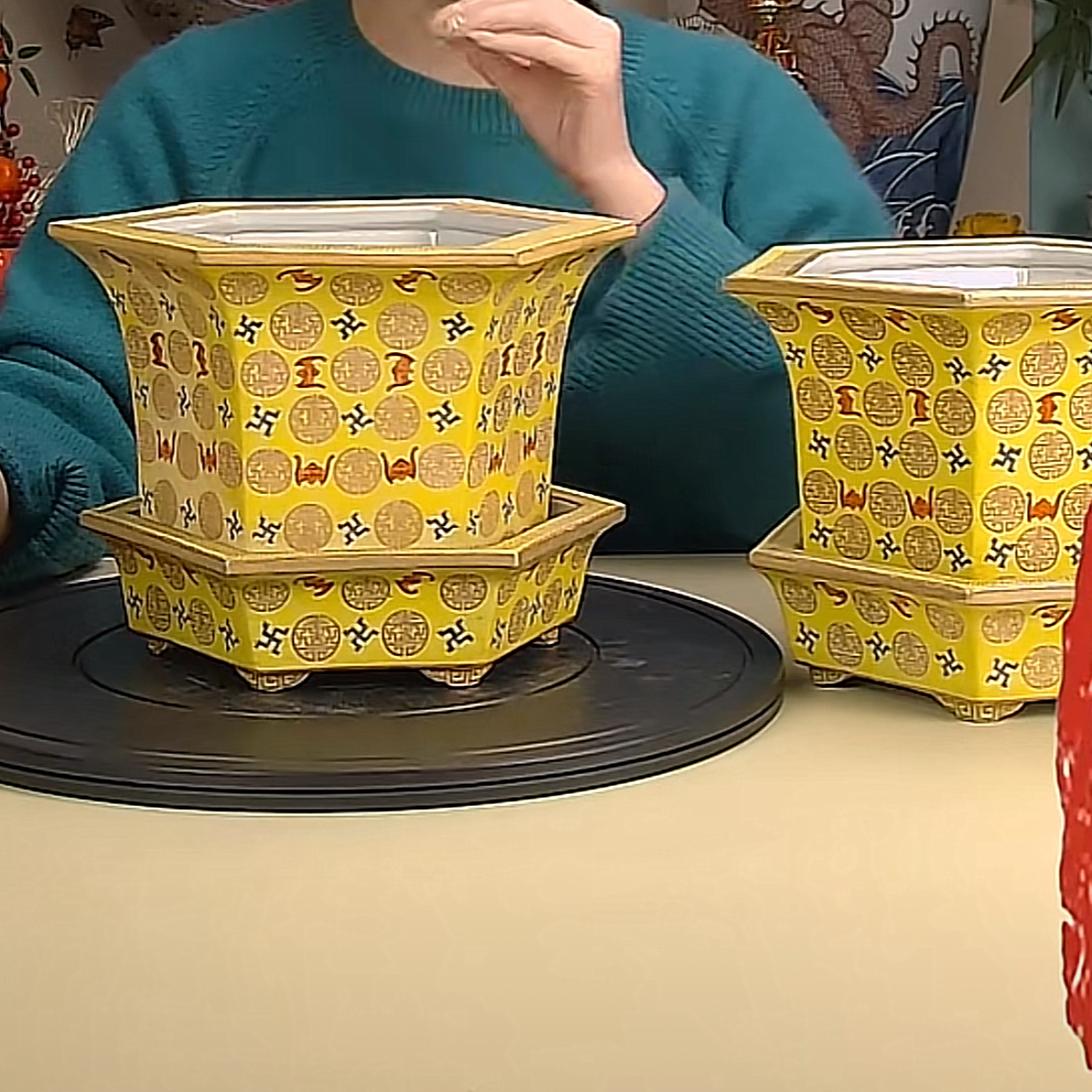 收藏/古玩清黄地釉福寿双全六方花盆一对