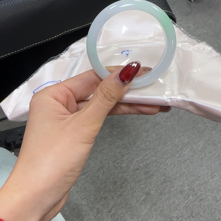 翡翠未镶嵌手镯翡翠手镯