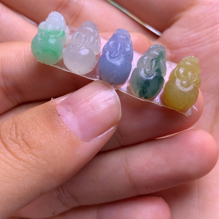 定制翡翠未镶嵌貔貅