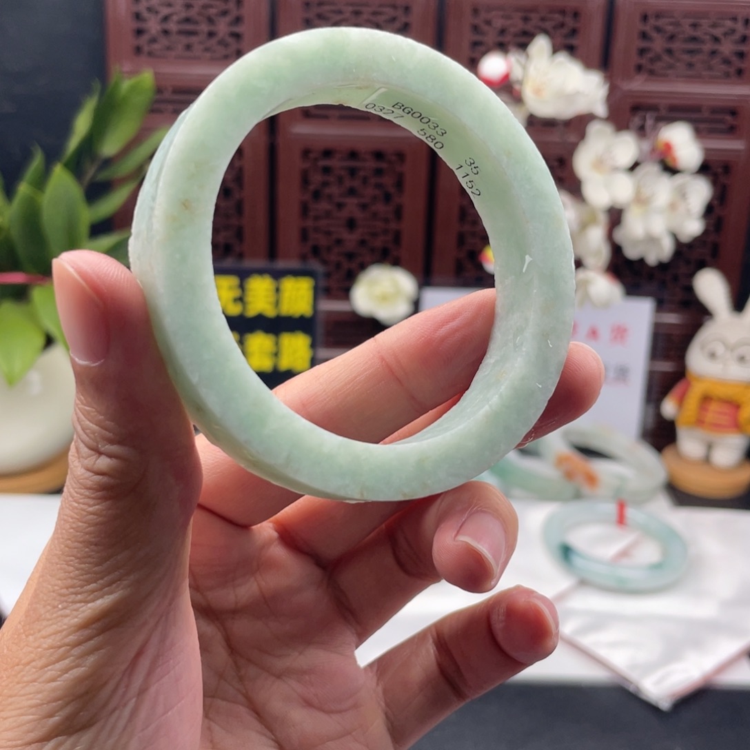 定制翡翠未镶嵌翡翠手镯定制