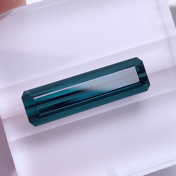 碧玺未镶嵌珠宝半成品11克拉