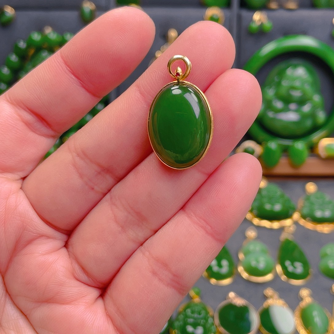 和田玉（碧玉）吊坠(不含链)18K金镶嵌1200