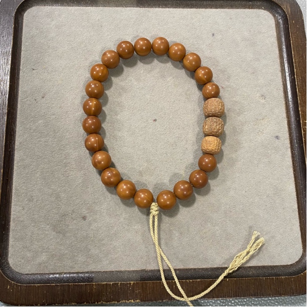 A529光珠猴头核桃卡1.0单圈手串