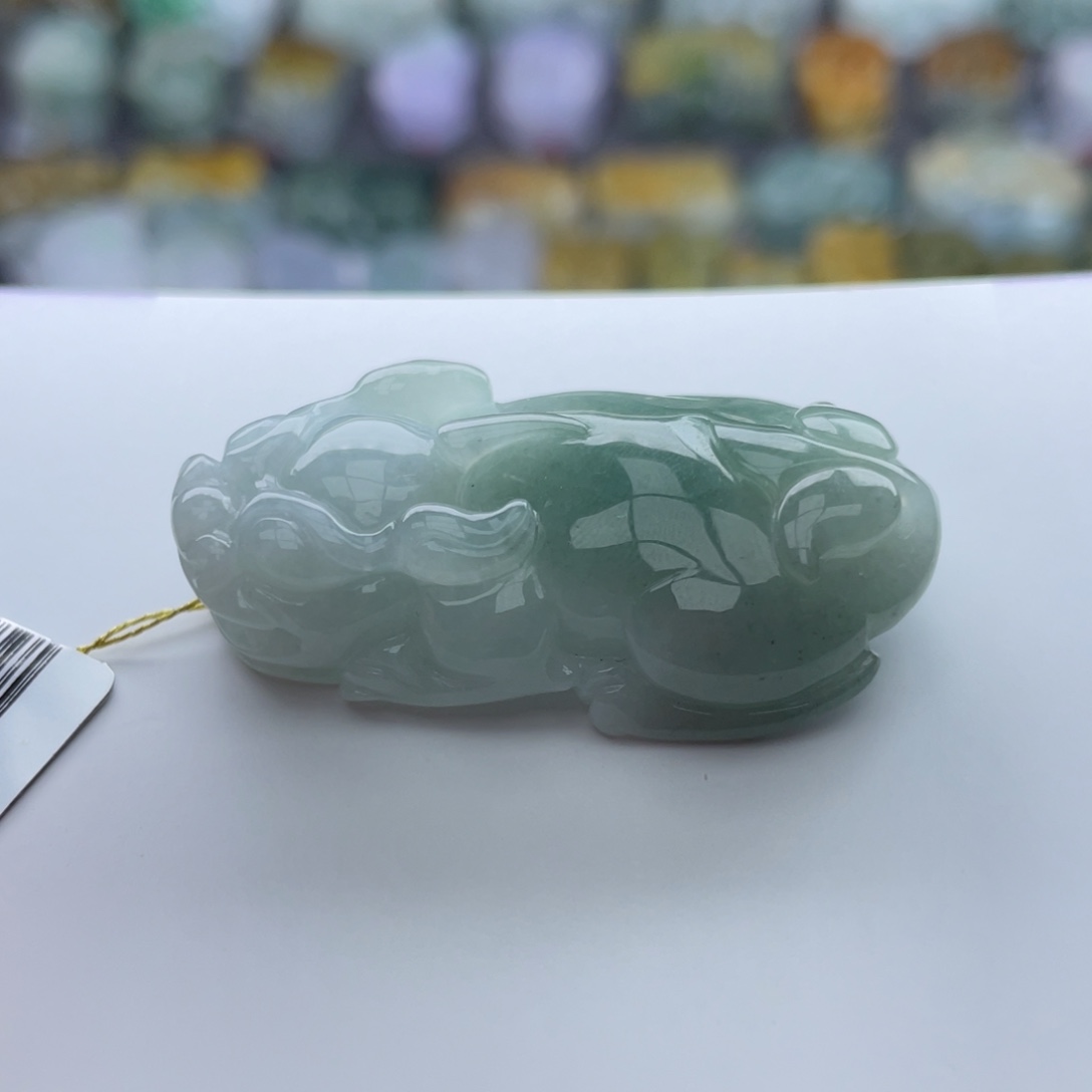 翡翠未镶嵌颈饰貔貅