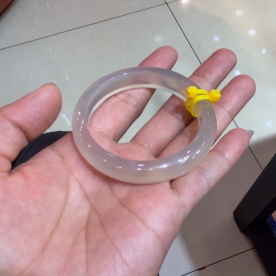 玛瑙/玉髓手镯未镶嵌?***歪