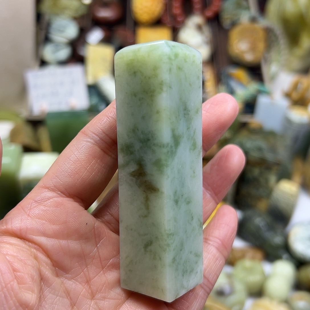 岫玉未镶嵌颈饰翠花料印章