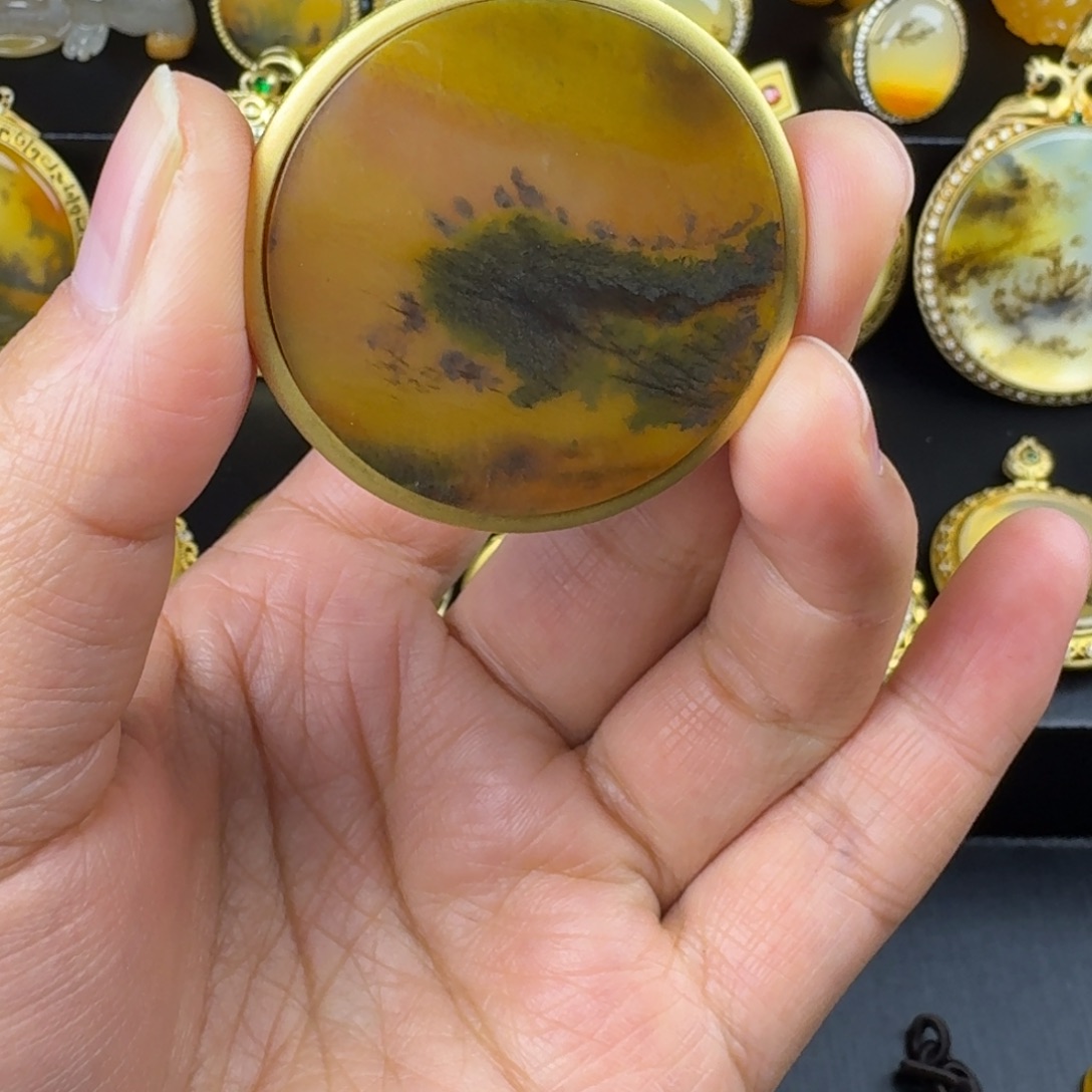 石英质玉（黄龙玉）合金颈饰