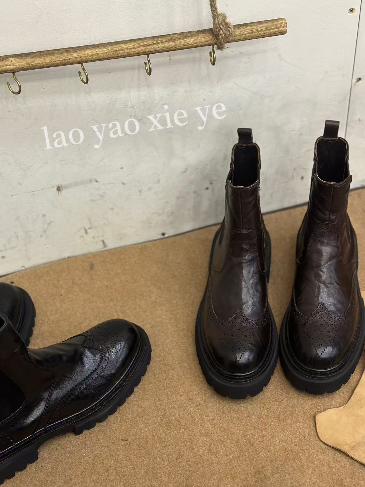 头层牛皮   羊皮内里 布洛克雕花   切尔西短靴   套脚  