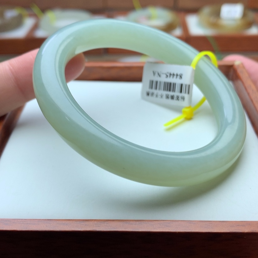 【闪购商品】和田玉手镯未镶嵌55