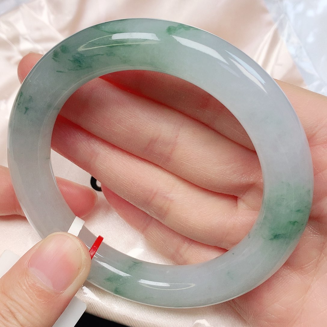 翡翠手镯未镶嵌抖音687