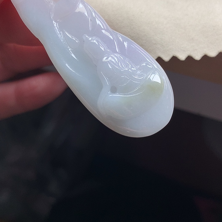 翡翠颈饰未镶嵌吊坠