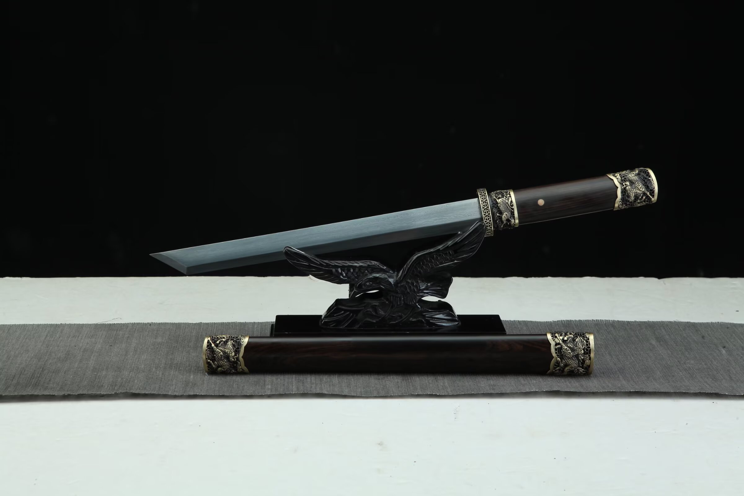 12寸小麒麟刀黑檀木—百炼花纹钢—黄铜做旧款收藏品未开刃